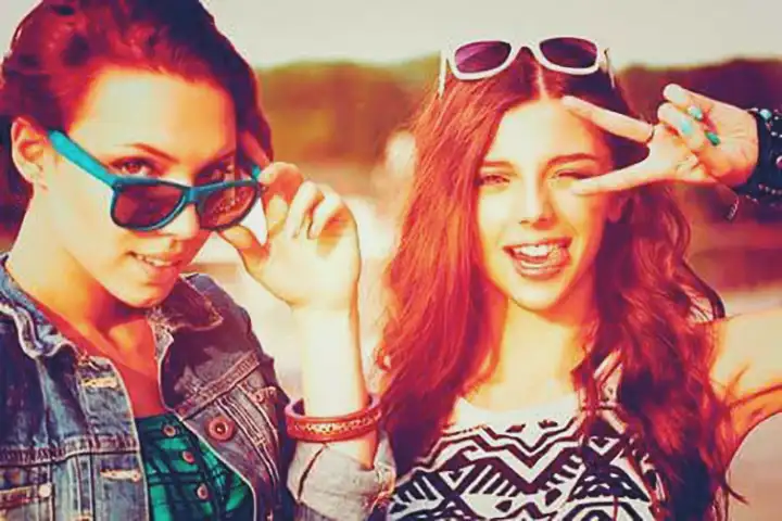 Adolescência, período de grandes mudanças. Adolescência, período de grandes mudanças.