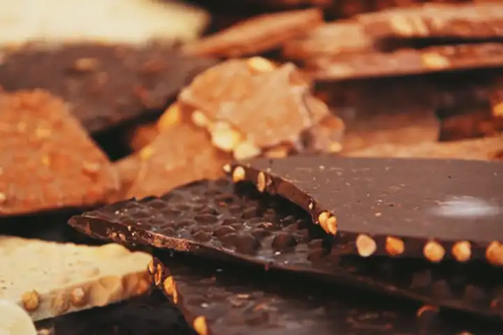 6 benefícios escondidos de comer o chocolate