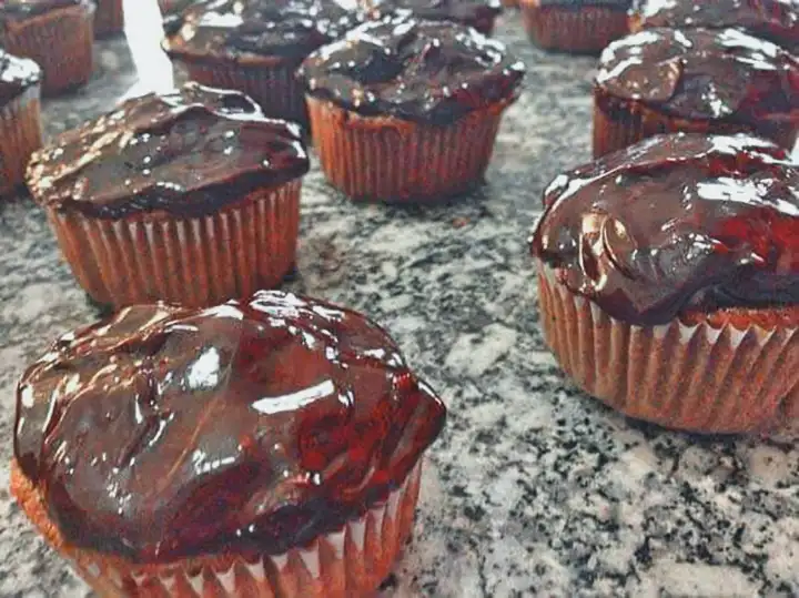 Café da manhã com bolo de chocolate pode ajudar a perder peso