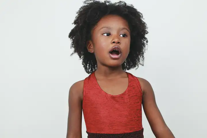 Cantar para as crianças pode ajudar o desenvolvimento da fala
