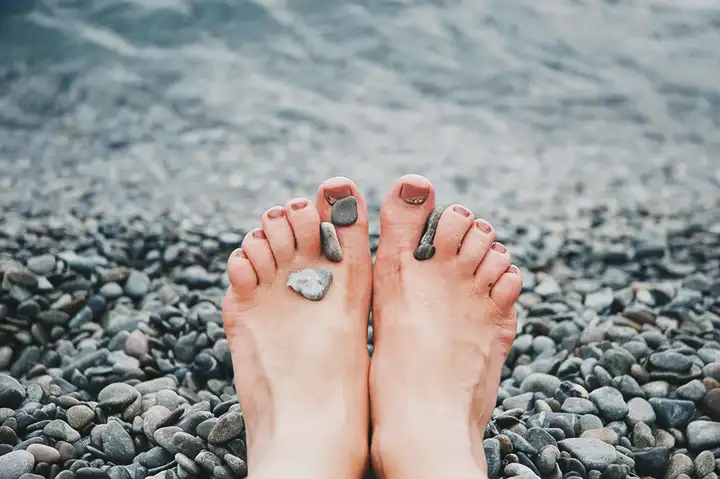 Causas comuns de dor na articulação no dedão do pé