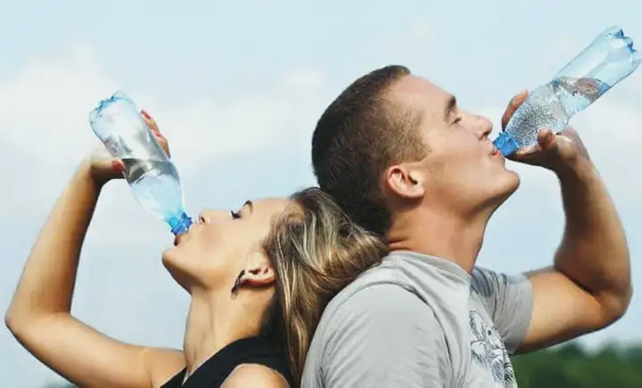 8 Coisas Incríveis Que Vão Acontecer Depois De Beber Água De Estômago Vazio