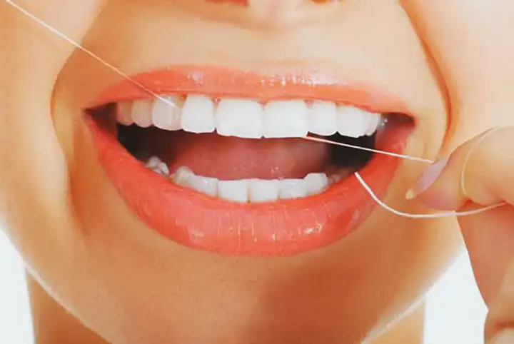 Como cuidar de seus dentes e gengivas