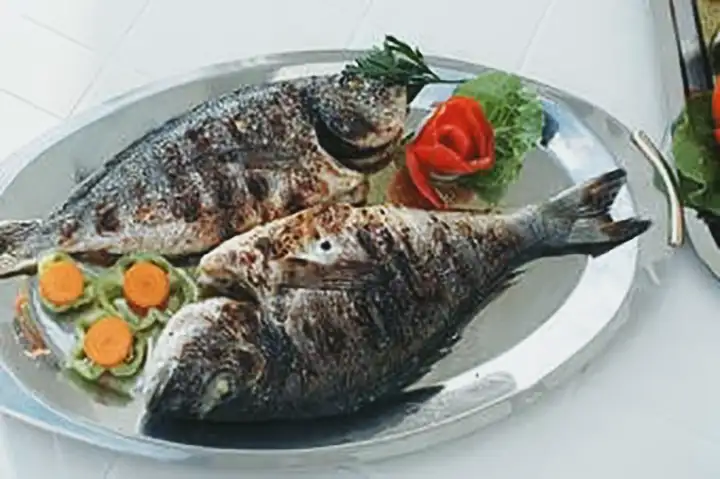 Como Tirar a Espinha de Peixe Presa na Garganta