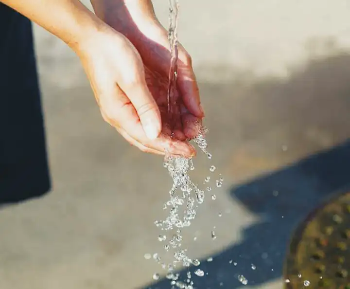  Gargarejo com água pode reduzir a chance de pegar um resfriado