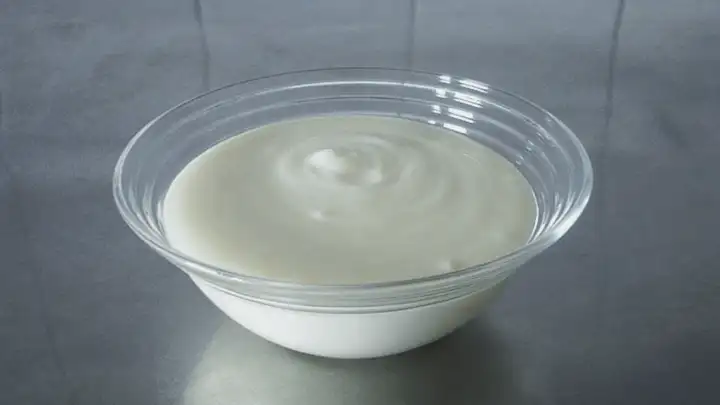 O iogurte grego pode causar a intolerância à lactose
