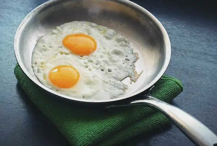 Omelete para pós-treino com a Clara do Ovo