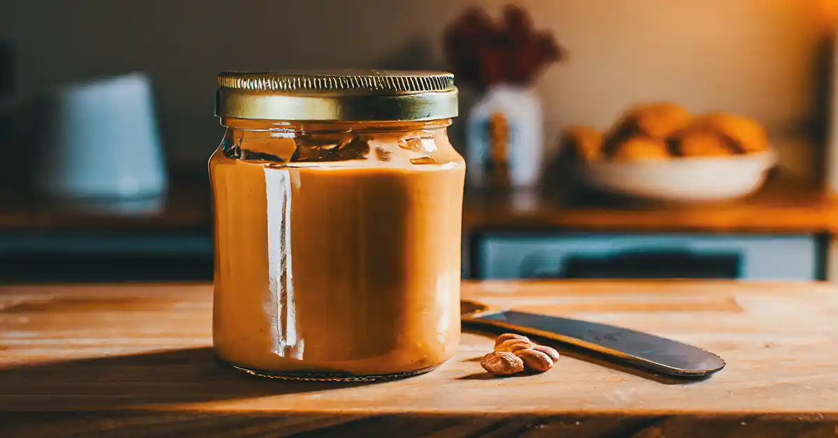 Pastas de Amendoim pode ficar fora da Geladeira