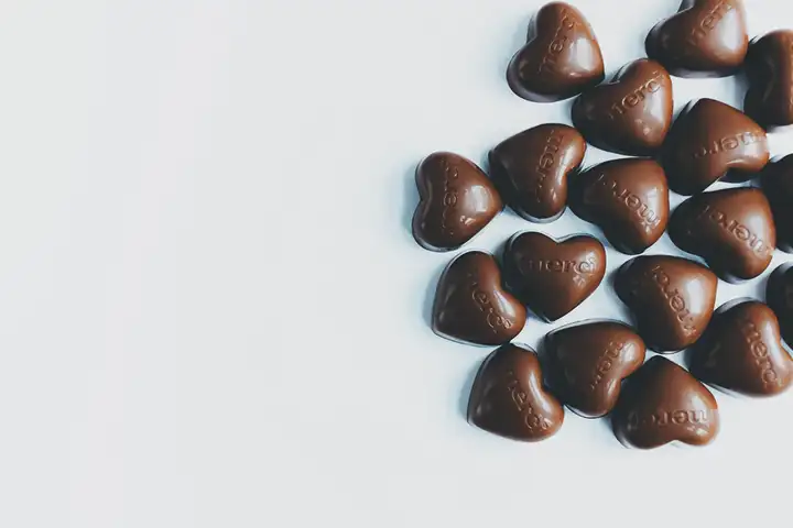 Por que o chocolate faz o coração pular uma batida?