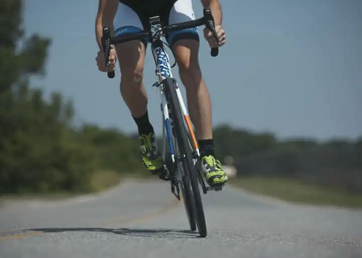 Sintomas de dor de Hérnia Inguinal da bicicleta