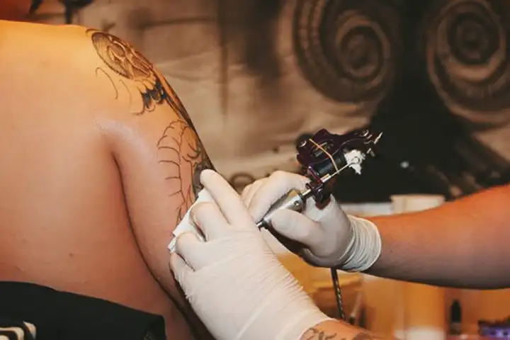 Tatuagens podem representar perigos para a saúde